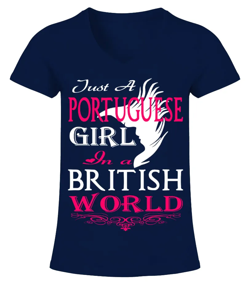 A PORTUGUESE GIRL IN A BRITISH WORLD Camiseta cuello pico Mujer