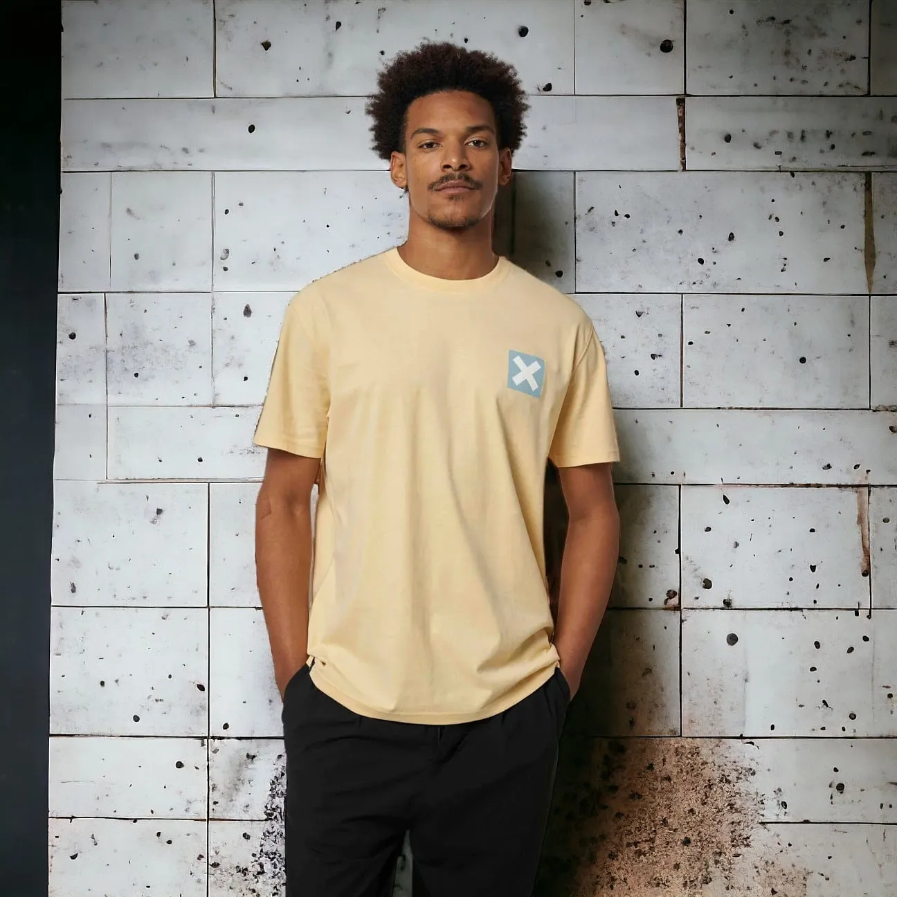 Blue Banana Brand – Camiseta light yellow Nature