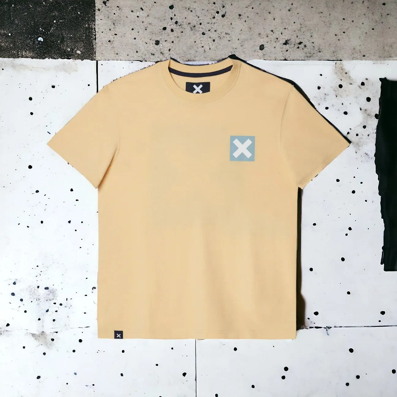 Blue Banana Brand – Camiseta light yellow Nature