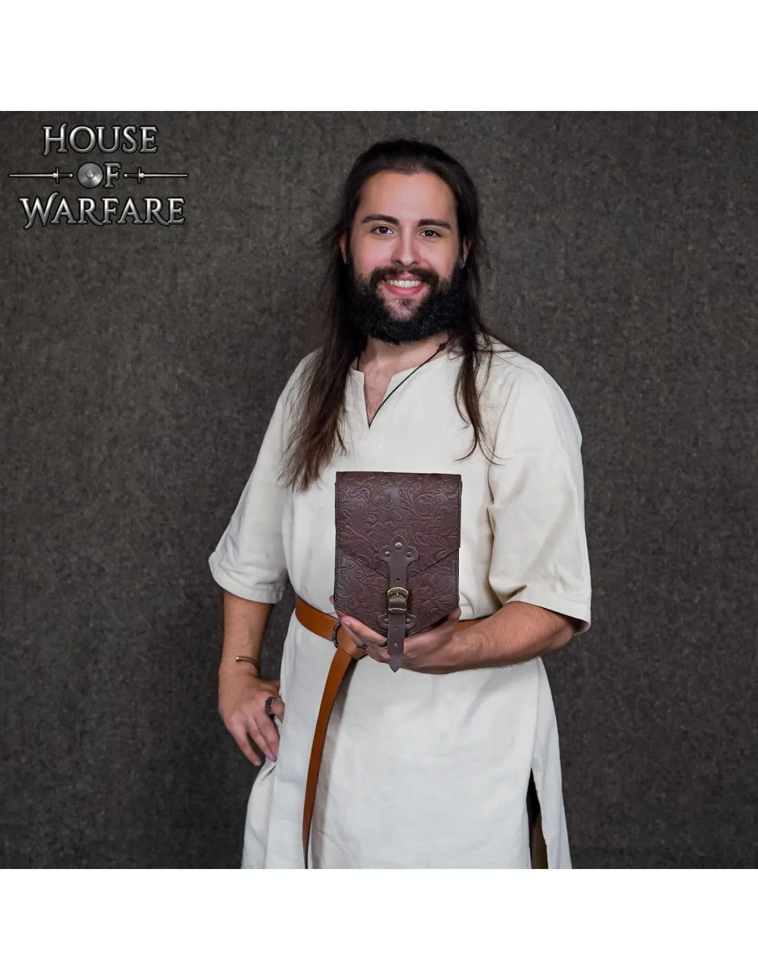 Bolso medieval cuero marrón repujado