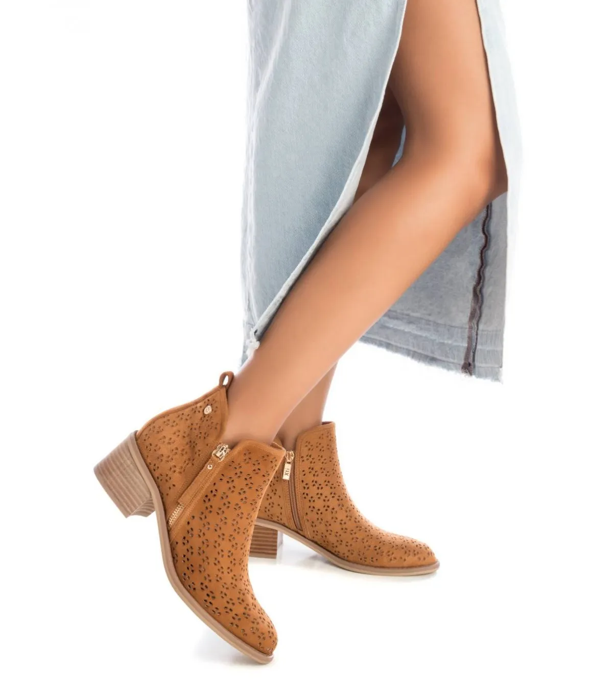 Botines camperos mujer Xti camel tacón medio