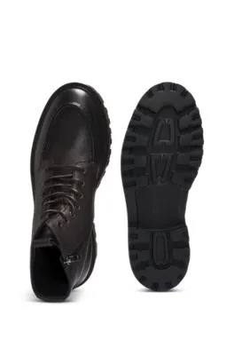 Botines de piel granulada con puntera marcada