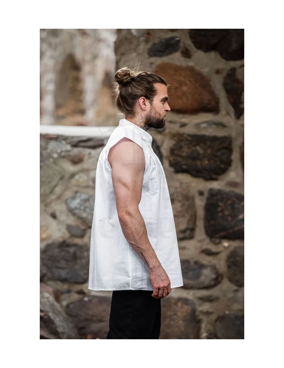 Camisa medieval blanca sin mangas