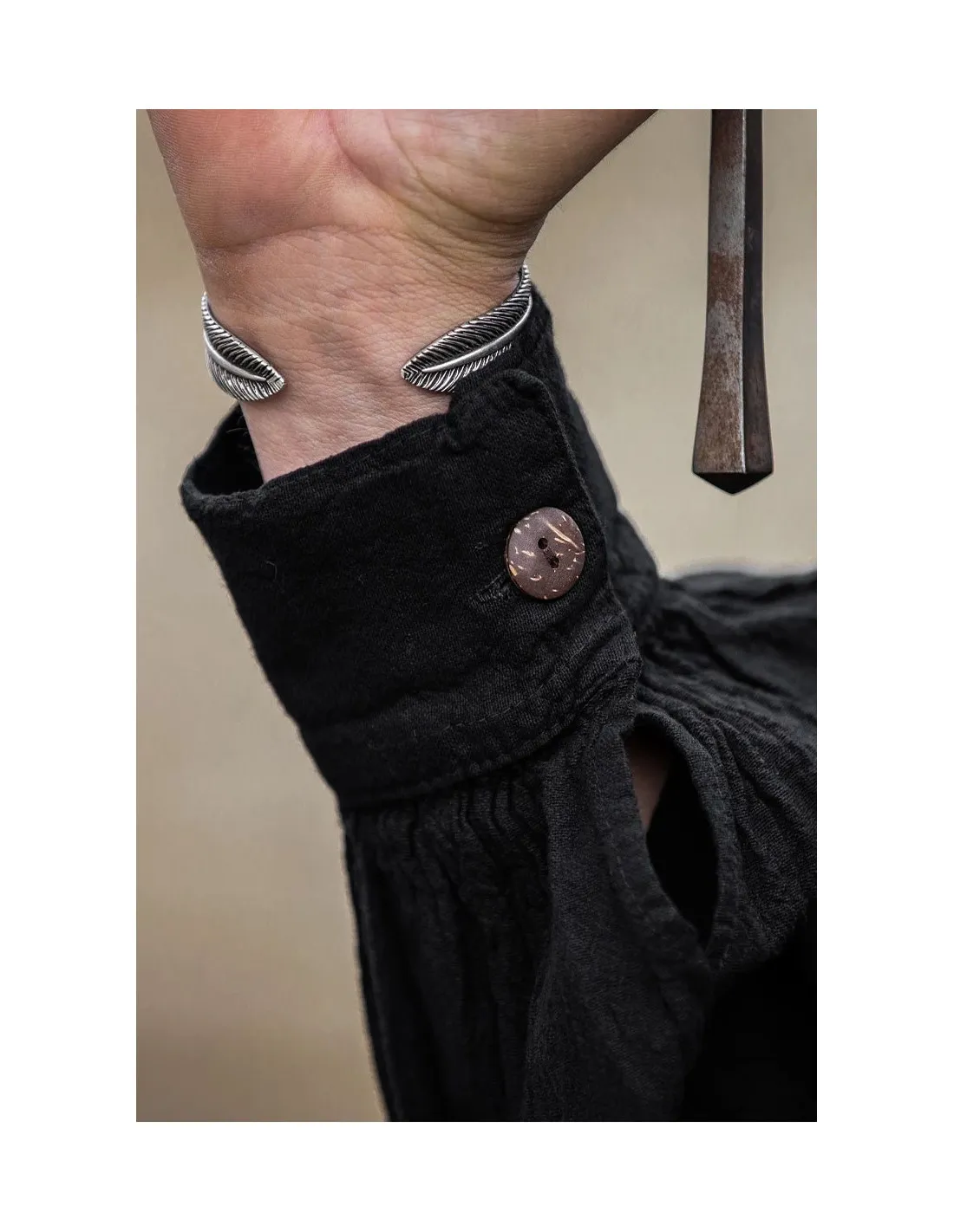 Camisa medieval negra con lazos