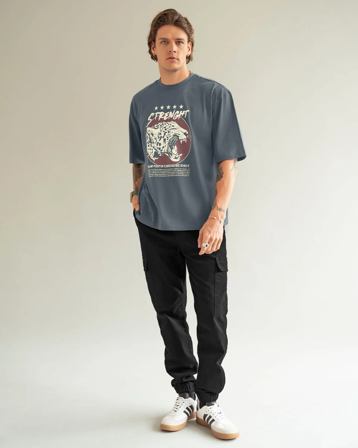 Camiseta manga corta de silueta amplia con estampado localizado en frente