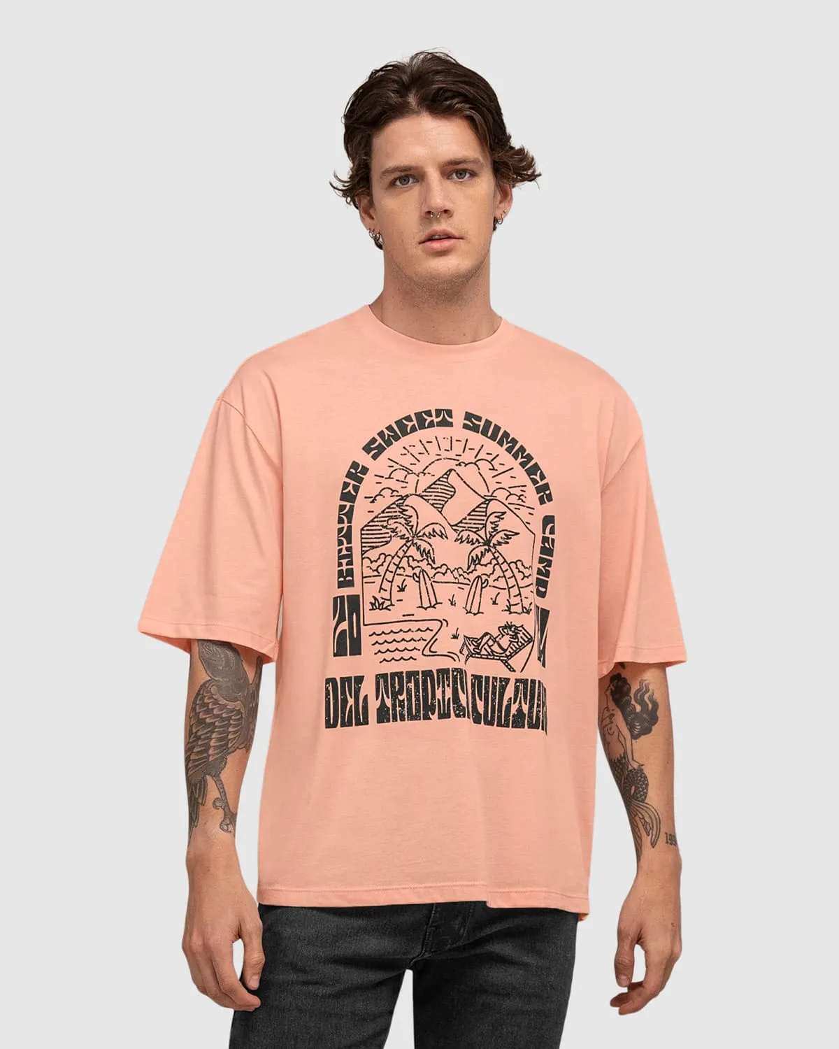 Camiseta manga corta de silueta amplia con estampado localizado en frente