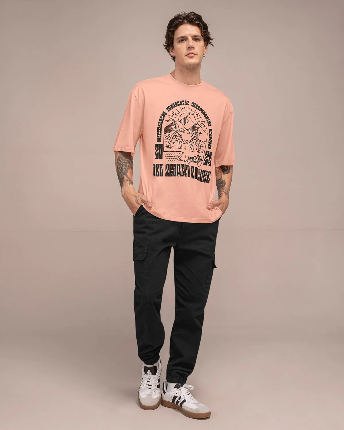 Camiseta manga corta de silueta amplia con estampado localizado en frente