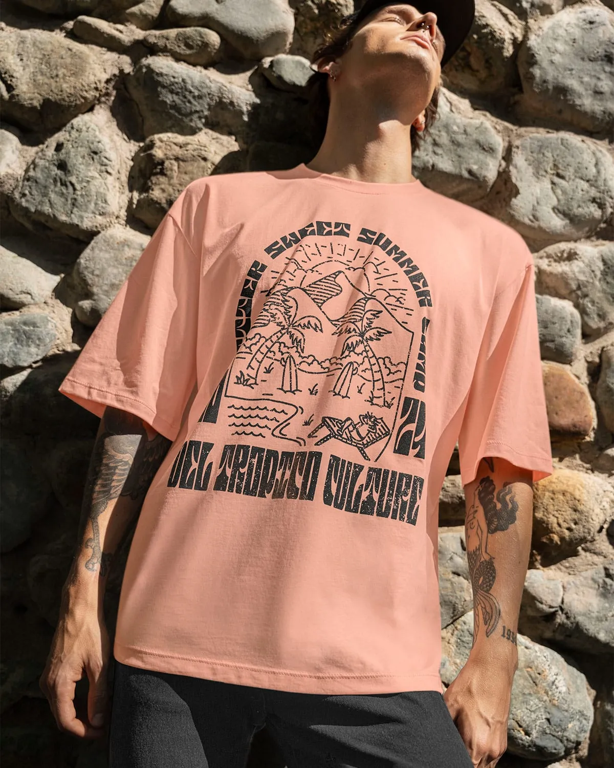 Camiseta manga corta de silueta amplia con estampado localizado en frente