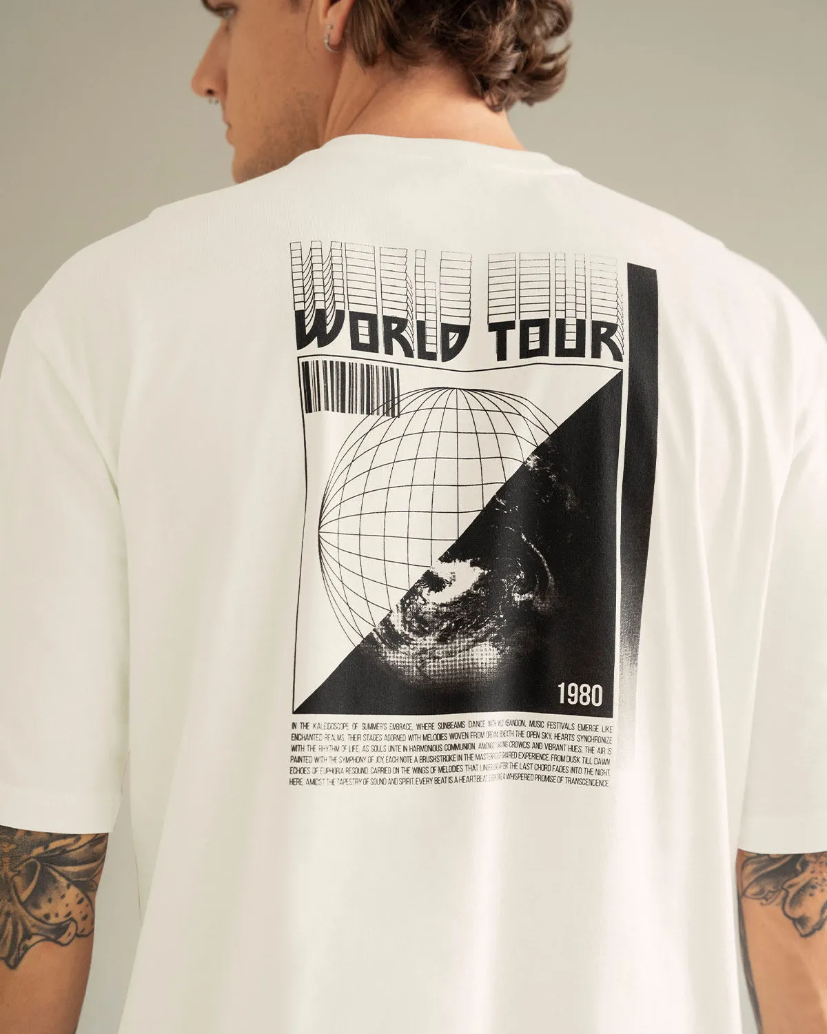 Camiseta manga corta de silueta amplia con estampado localizado en frente