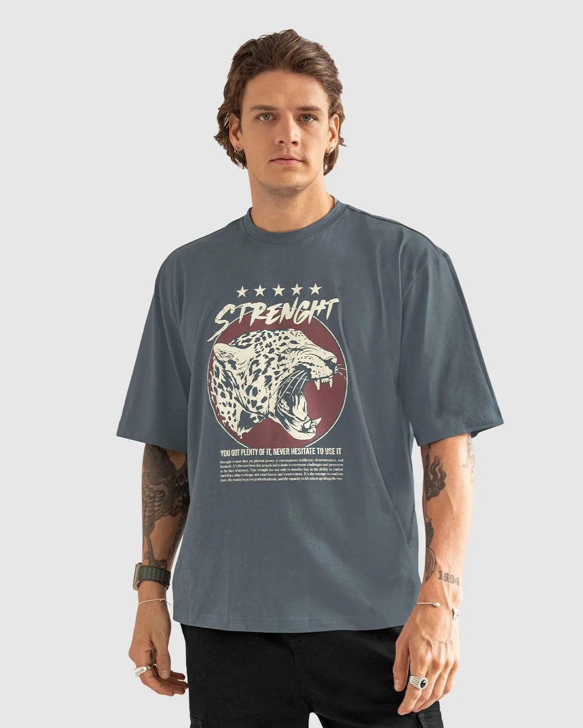 Camiseta manga corta de silueta amplia con estampado localizado en frente