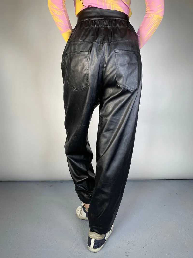 CHER Pantalón Cuero Vegano