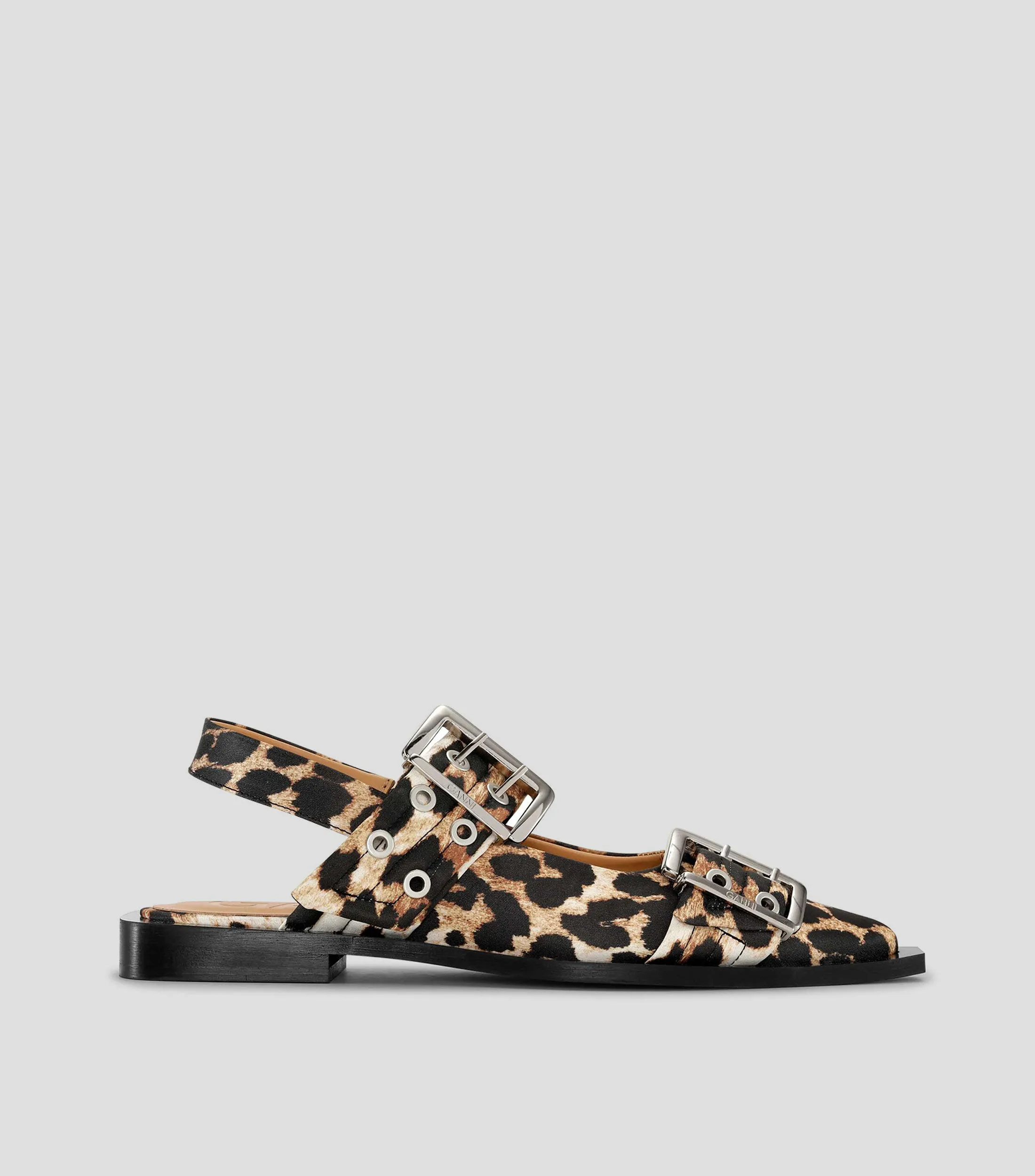 Ganni Flats Feminine Buckle con Tacón Bajo Mujer