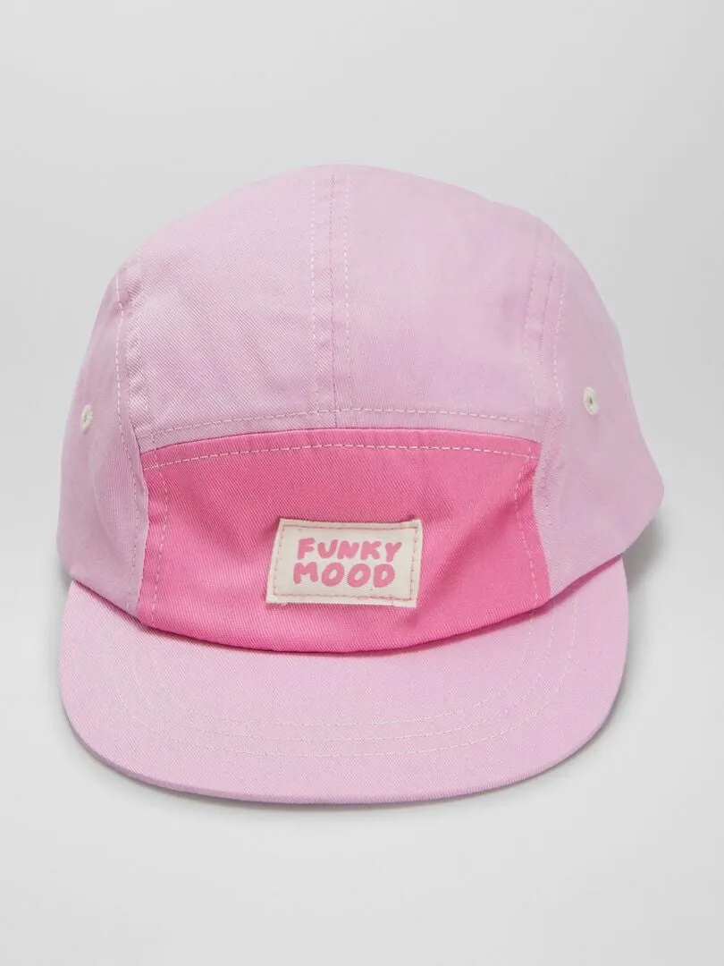 GORRA TIPO TRUCKER CON MENSAJE  ROSA