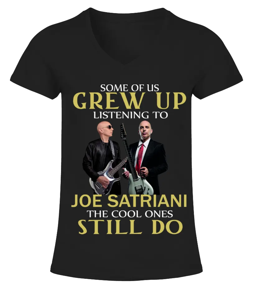 GREW UP LISTENING TO JOE SATRIANI Camiseta cuello pico Mujer