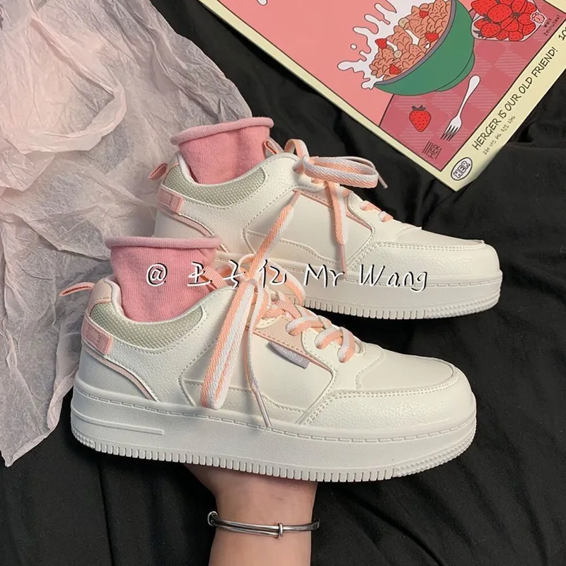 Little White White 2024 Summer Nuevo versátil para niños Estudiantes Fashion Spring Instagram Instagram Sports Sports Casual Boa