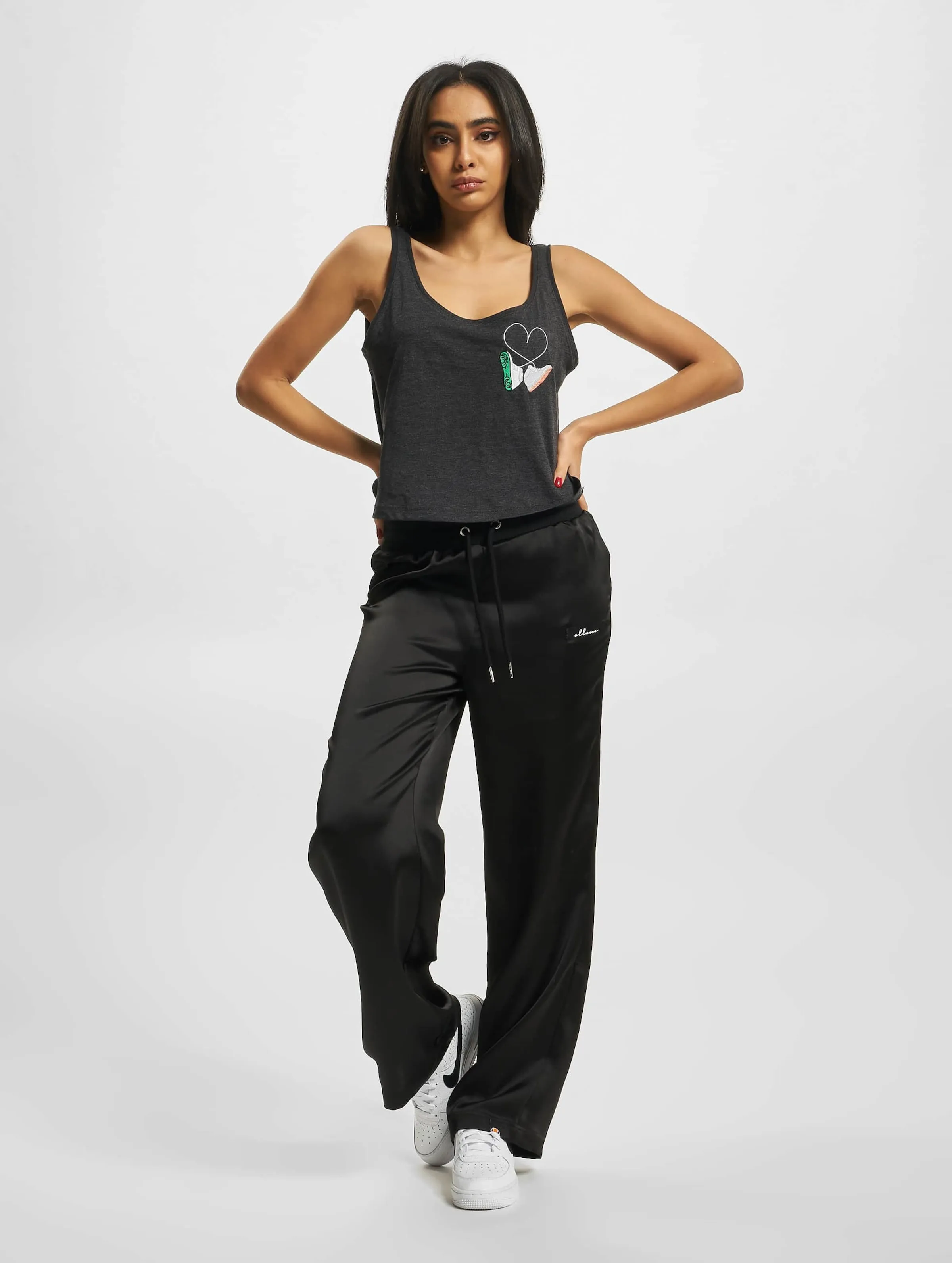 Mister Tee  Ladies Kicks Love Emb