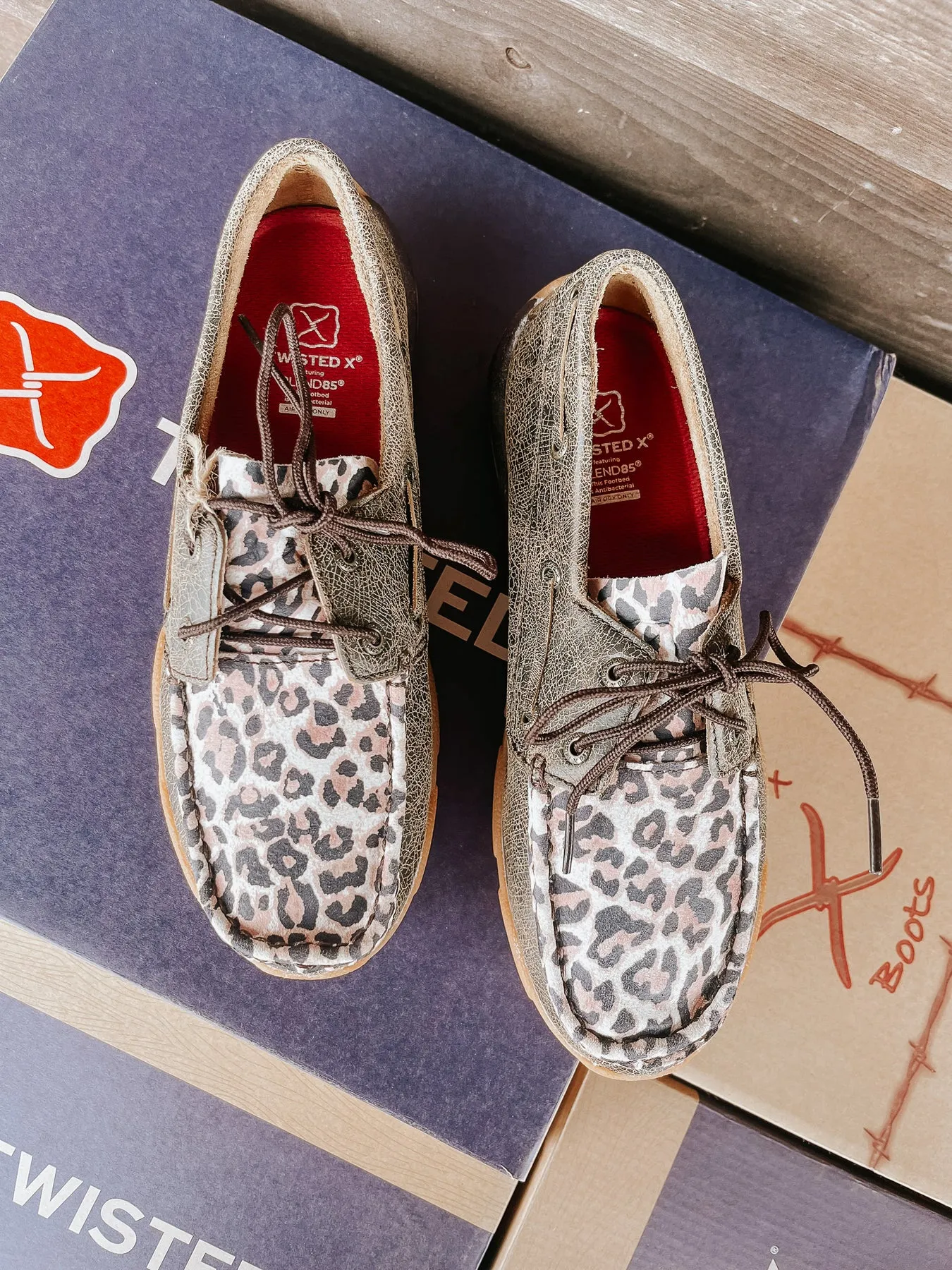 MOCS DE CONDUCCIÓN CON ESTAMPADO TWISTED X CHEETAH PARA MUJER