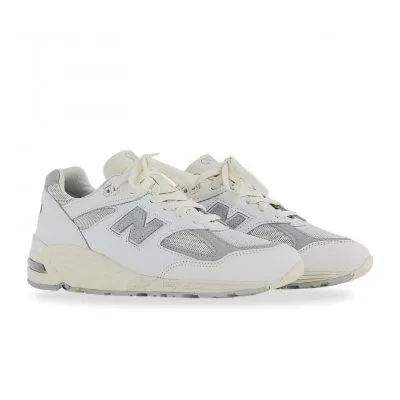 New Balance 990v2 