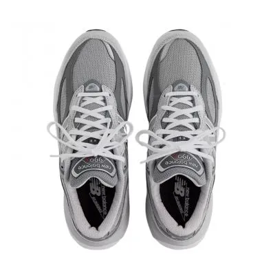 New Balance 990v6