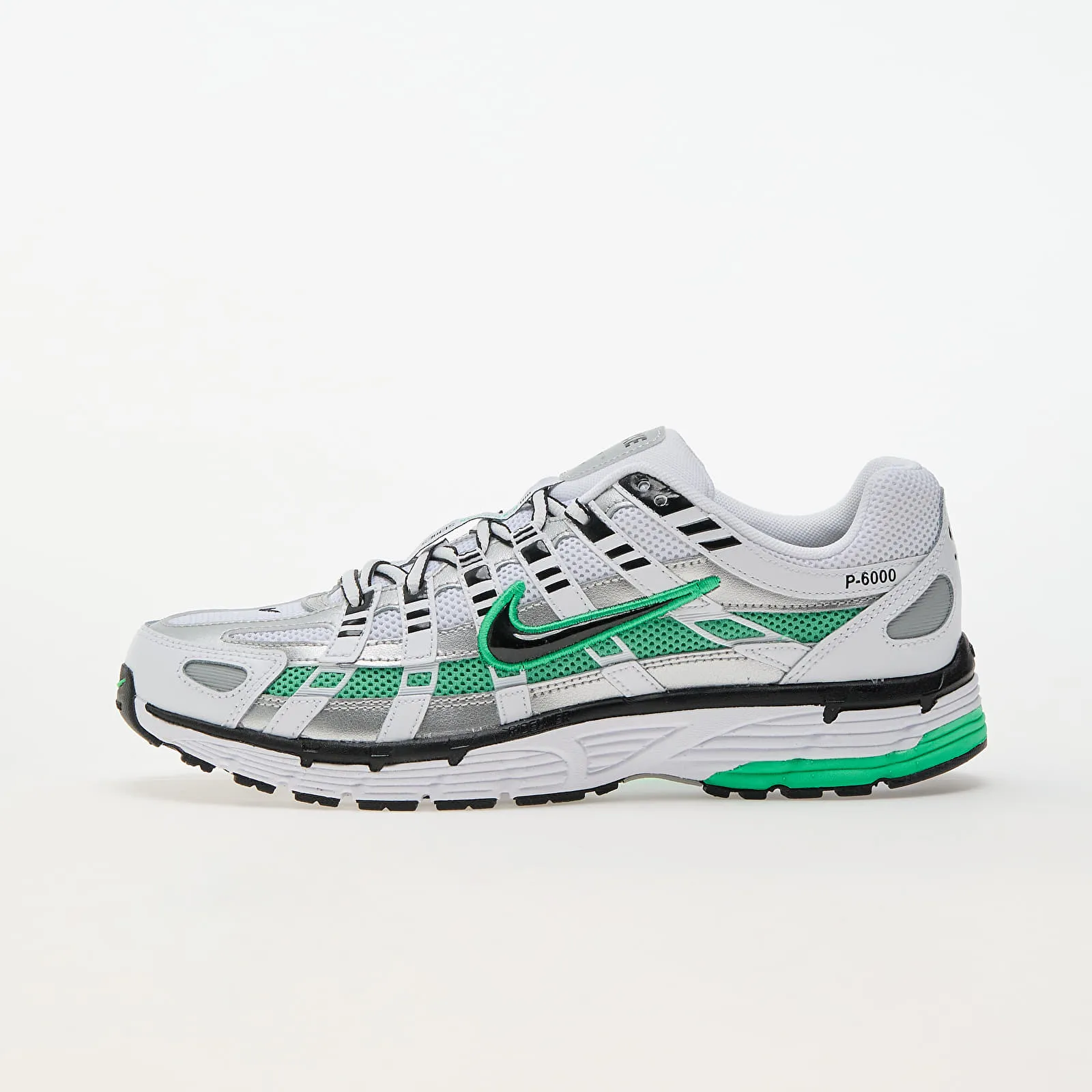 NIKE P6000