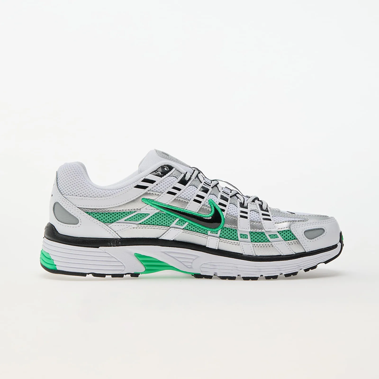 NIKE P6000