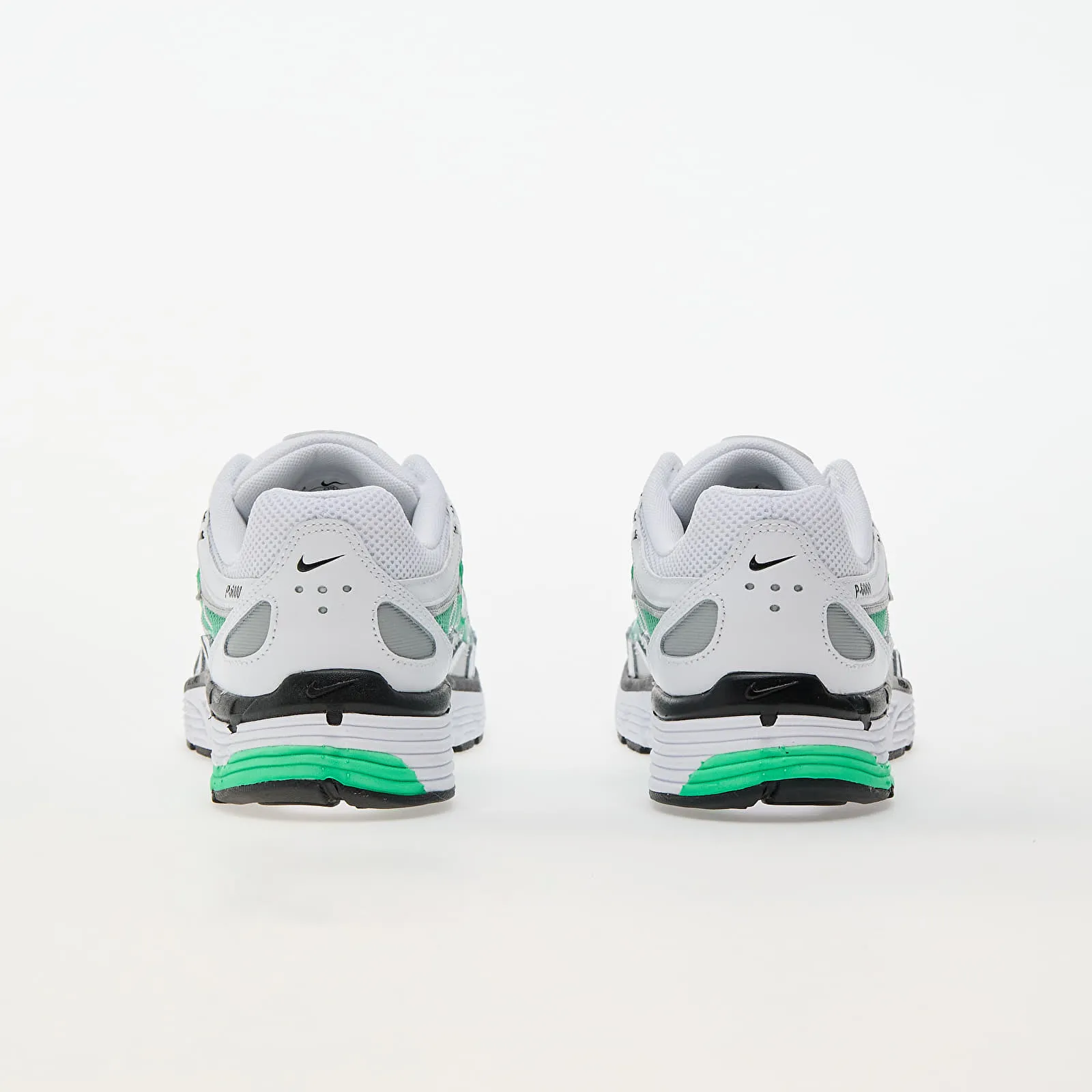 NIKE P6000