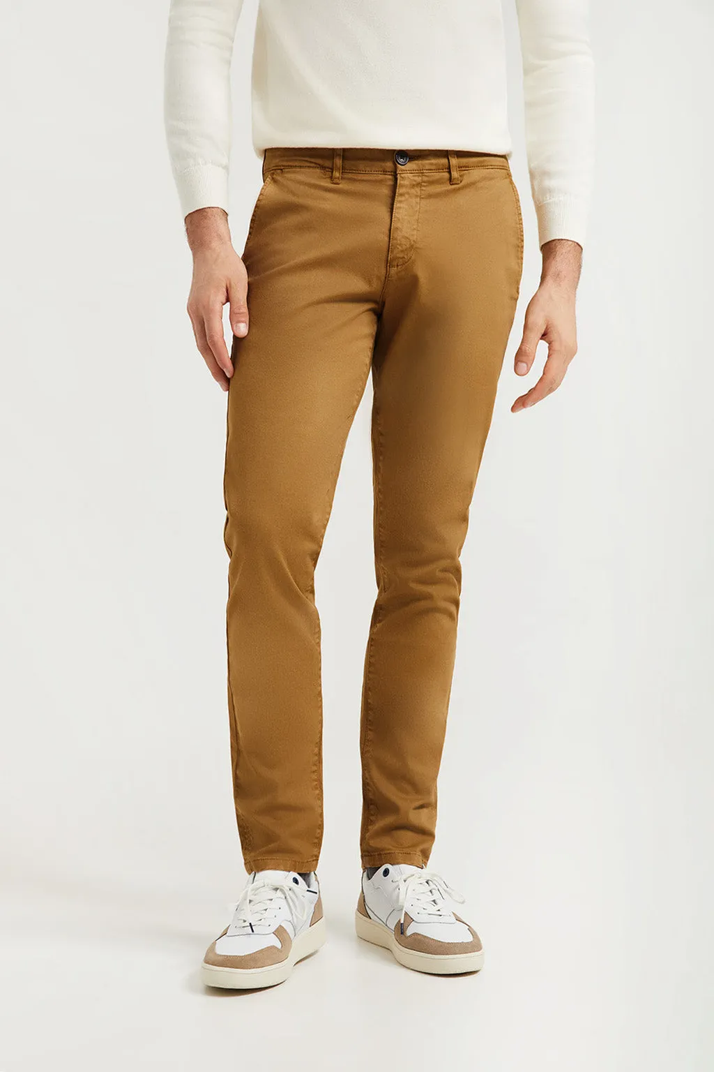 Pantalón chino marrón de algodón elástico con detalles Polo Club