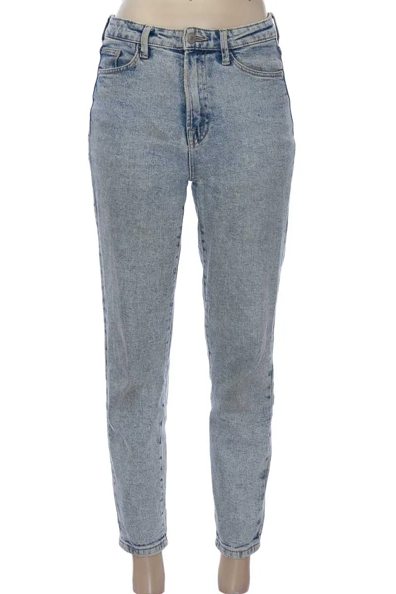 PANTALóN COLOR AZUL  STRADIVARIUS
