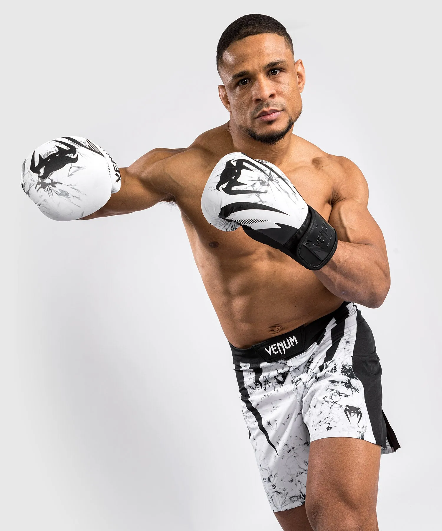 PANTALóN CORTO DE LUCHA VENUM GFIT MARBLE  MáRMOL
