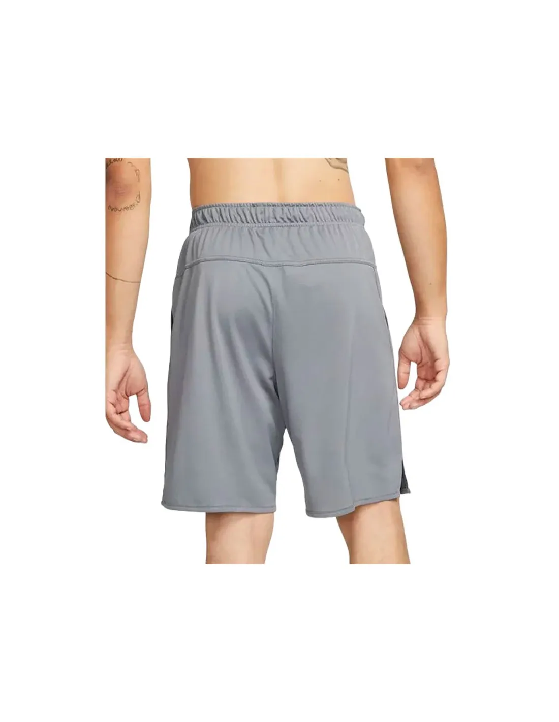 PANTALóN DE FITNESS NIKE DRIFIT TOTALITY 9" UNLI HOMBRE GRIS