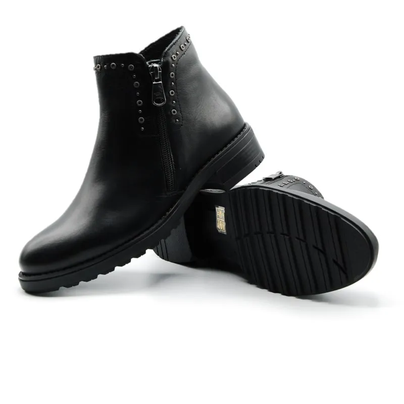 PAULA URBAN BOTIN LISO TACHAS 9976