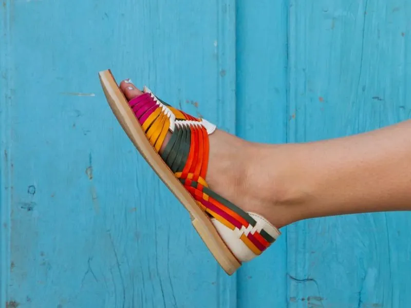 SANDALIA DE PIEL ALEBRIJE MEXAS MULTICOLOR