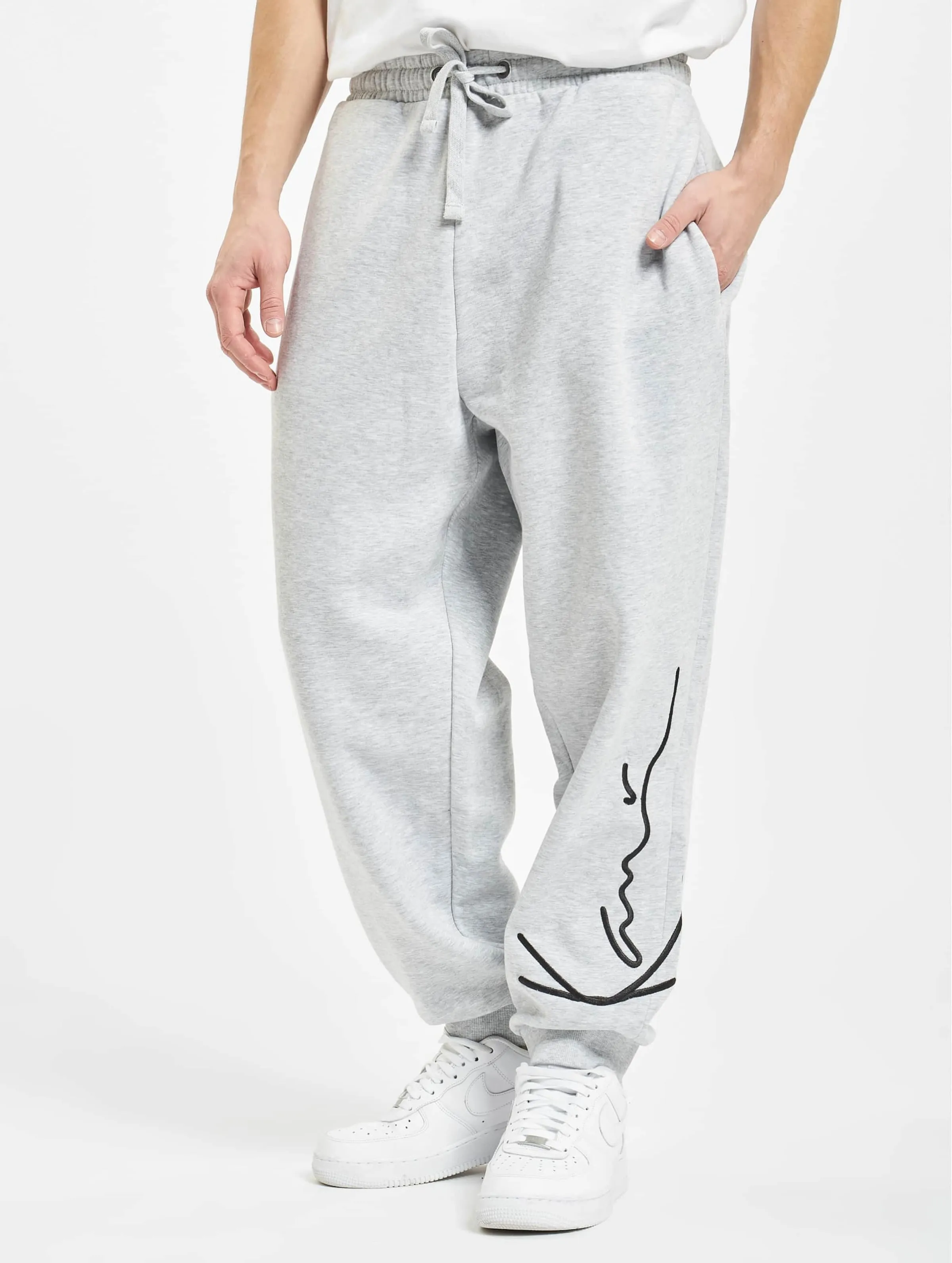 Signature Retro
