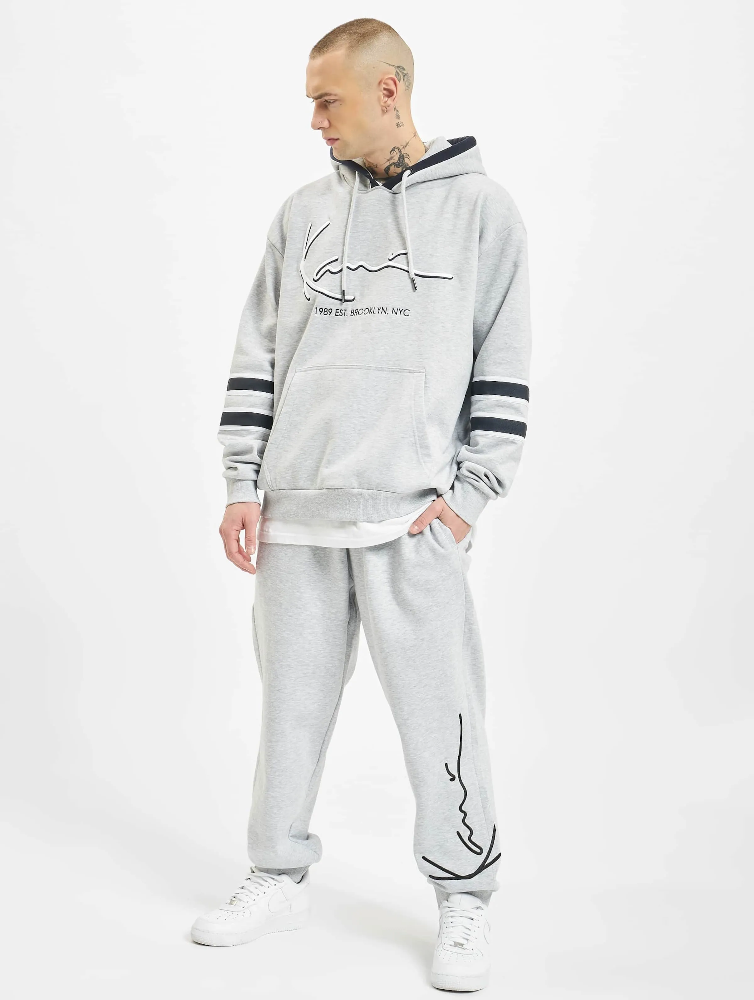 Signature Retro