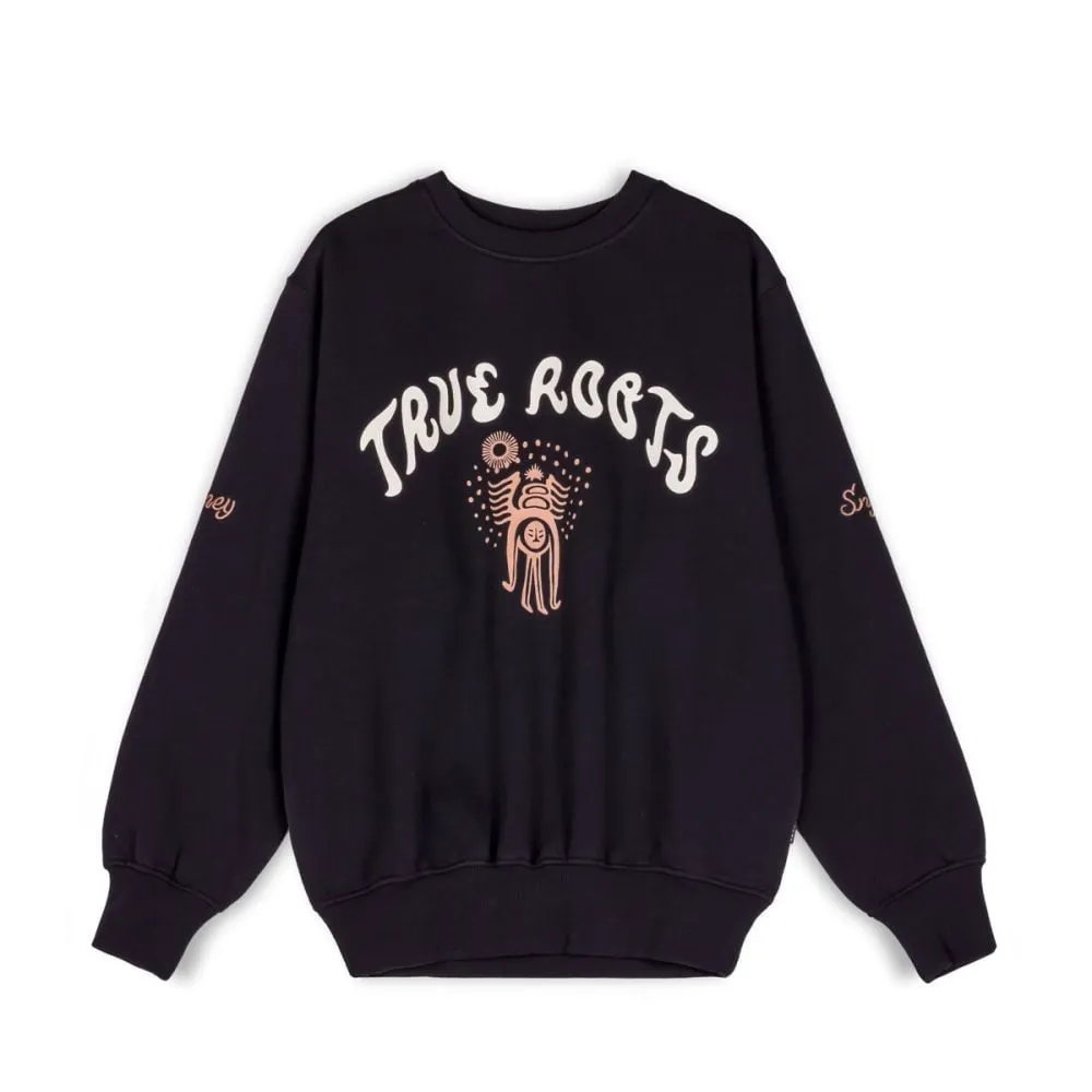 SUDADERA UNISEX GRIMEY "SNIPES X GRIMEY TRUE ROOTS" CREWNECK  BLACK | FALL 22