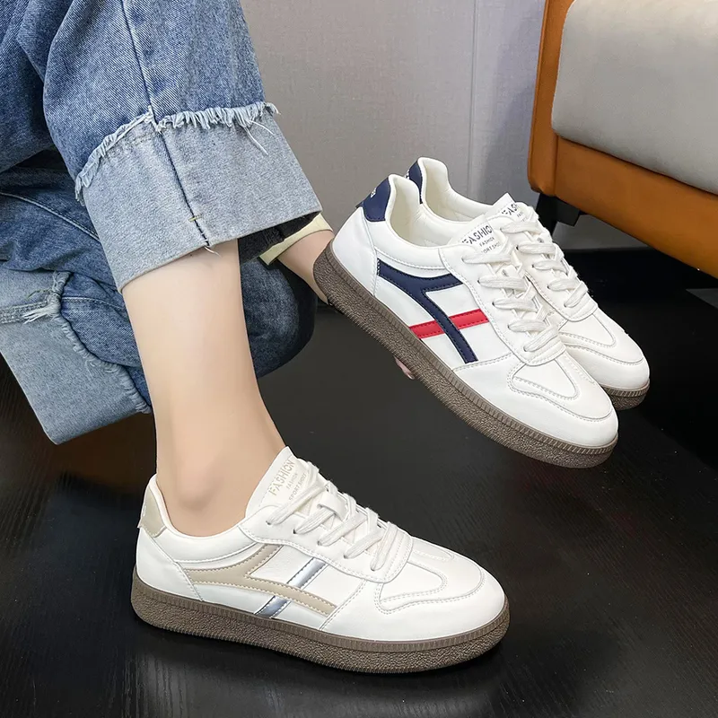 Transmisión de cuero True 2024 Nuevo otoño transpirable versátil Casual White para femenino Tablero deportivo Forrest Gump Zapat
