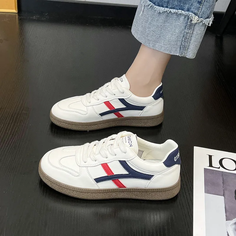 Transmisión de cuero True 2024 Nuevo otoño transpirable versátil Casual White para femenino Tablero deportivo Forrest Gump Zapat