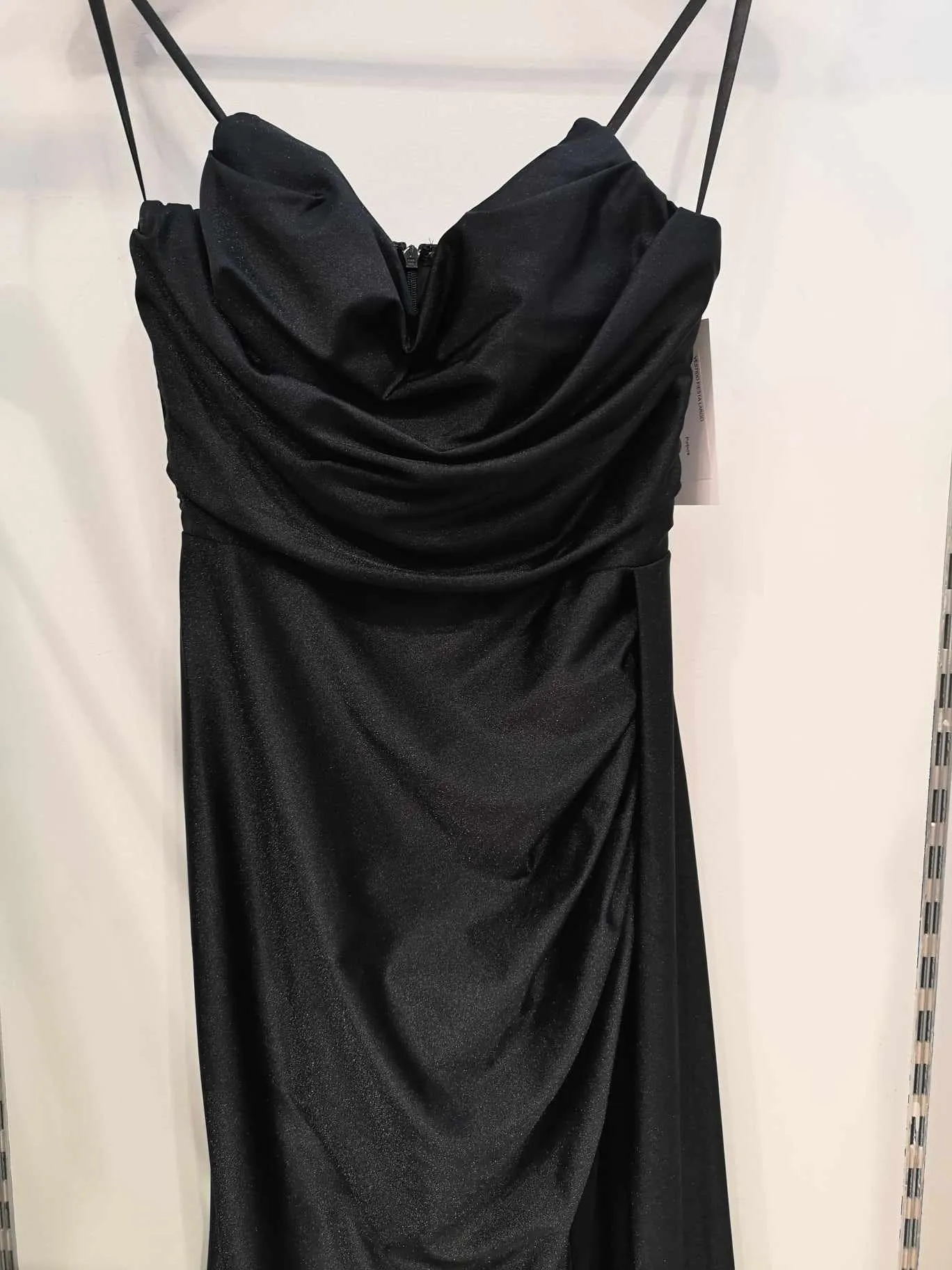Vestido negro del alfombra roja