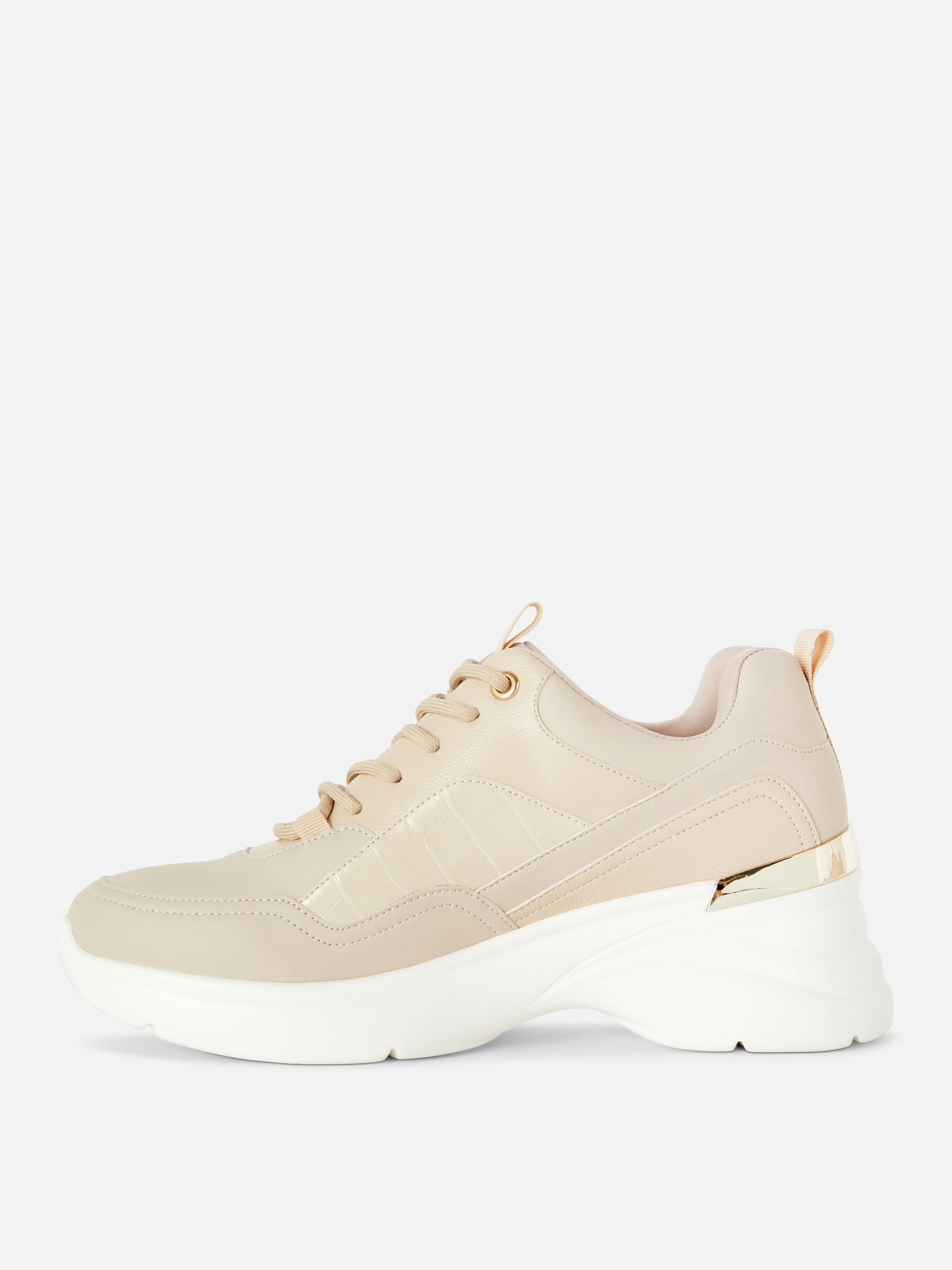 Zapatillas de cuña con ribete metalizado