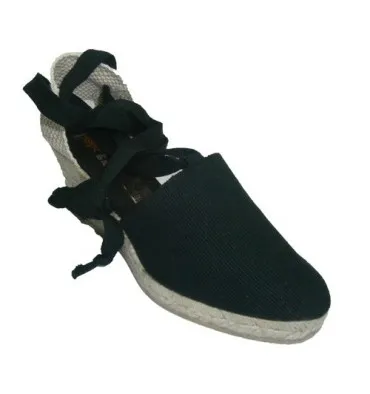 Zapatillas valencianas atadas a la pierna cuña media Andinas en negro