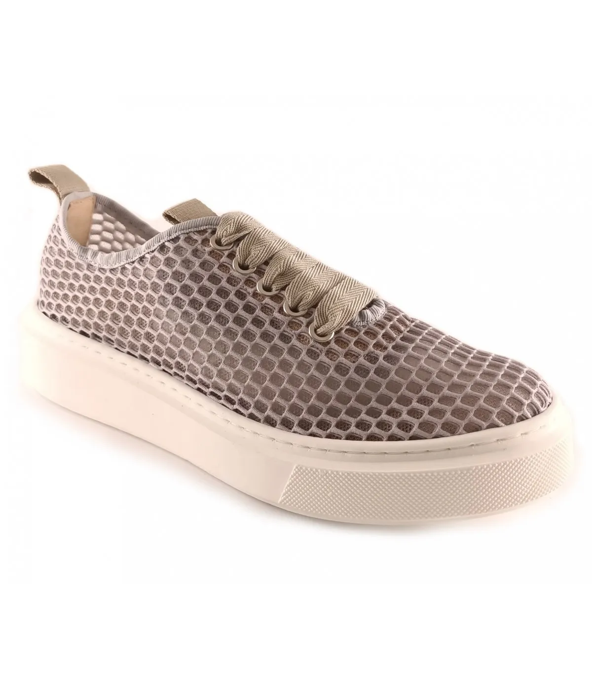 Zapato con rejilla en color gris