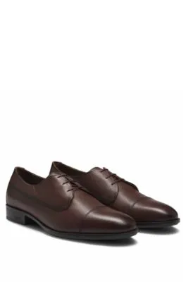 Zapatos Derby en piel granulada con refuerzo en la puntera