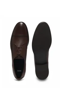 Zapatos Derby en piel granulada con refuerzo en la puntera
